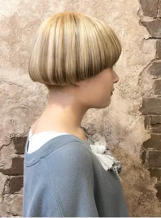 ショート カラー ブリーチ、パーマ 西部笑のヘアスタイル