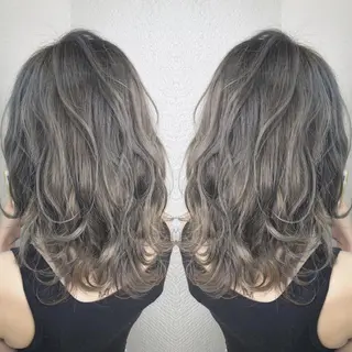 セミロング カラー ヘアアレンジ 白髪ぼかしハイライト 茗荷谷駅徒歩2分のヘアスタイル