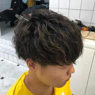 ショート カラー パーマ メンズ ベージュグレージュ 💕しゅーじ💕のヘアスタイル
