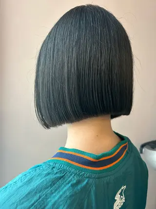 ショート カラー hubhair レイヤー/透明感のヘアスタイル