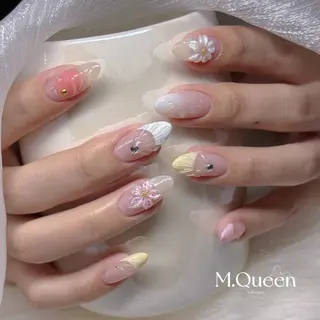 ネイル MQueen ネイルサロンマルのネイルデザイン