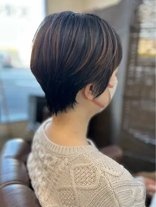 ショート 沢田 瞳のヘアスタイル