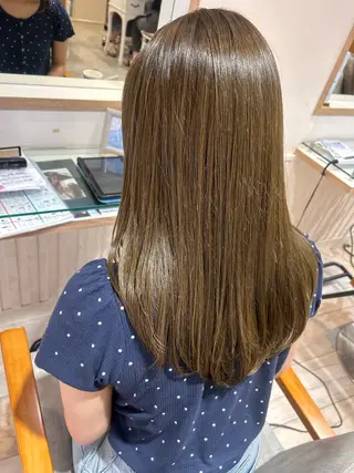 セミロング カラー 大川 夏実のヘアスタイル