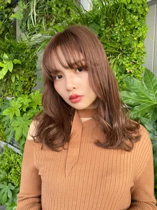 セミロング ARMONY秋山輝也 コテ巻き風パーマ特化のヘアスタイル