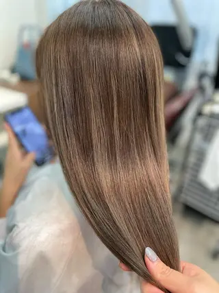 ロング カラー 韓国ヘア🤍髪質改善 🇰🇷AKANEのヘアスタイル