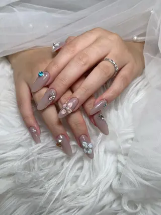 ネイル 🌈 Laule'aのネイルデザイン