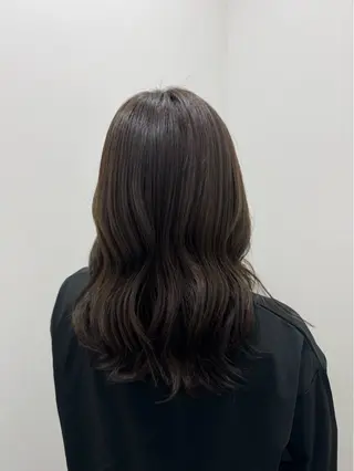 ロング カラー 尾崎 ひなののヘアスタイル