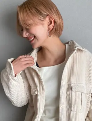 ショート カラー パーマ moanin モーニンのヘアスタイル
