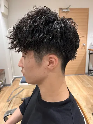 ショート カラー パーマ メンズサロン LiGKAITO🦖のヘアスタイル