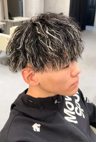 ショート カラー パーマ メンズ メンズサロン リョウタのヘアスタイル