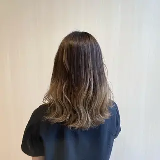 セミロング カラー 川本 あゆのヘアスタイル