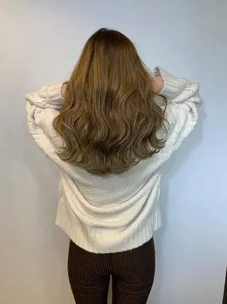 カラー 金澤 愛のヘアスタイル