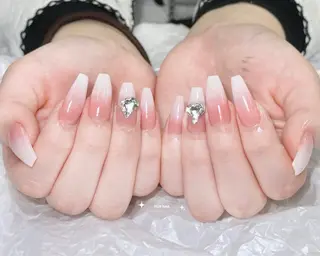 ネイル RINA 🤍のネイルデザイン