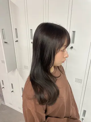 セミロング カラー MOMO艶髪 🩵モテカラーのヘアスタイル