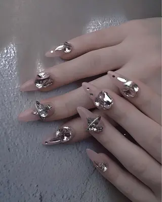 ネイル Lyna 池袋のネイルデザイン