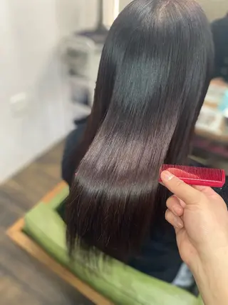 セミロング カラー ハラ ルイスのヘアスタイル