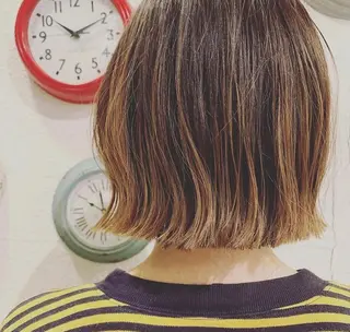 ミディアム カラー カナザワ アリッサのヘアスタイル