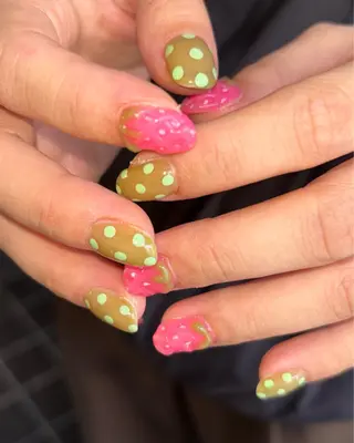 ネイル 🪐富島彩夏 /海外nail🪐のネイルデザイン