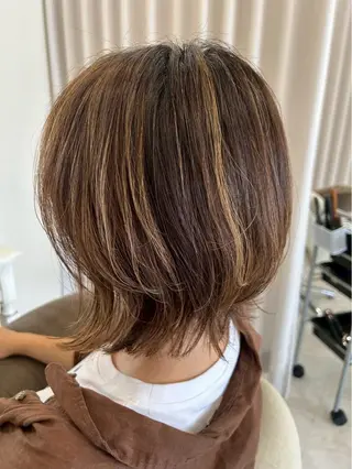 ミディアム センターパート 韓国ヘア・綾也のヘアスタイル