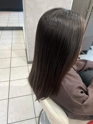 セミロング カラー アートディレクター 尾内 友美のヘアスタイル