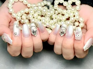 ネイル 🦋 Queenieのネイルデザイン
