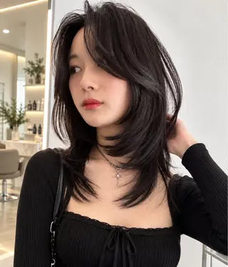 ミディアム カラー 🦋韓国レイヤー 艶髪矯正🦋凛太郎のヘアスタイル