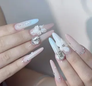 ネイル Pure&Rich Nailのネイルデザイン