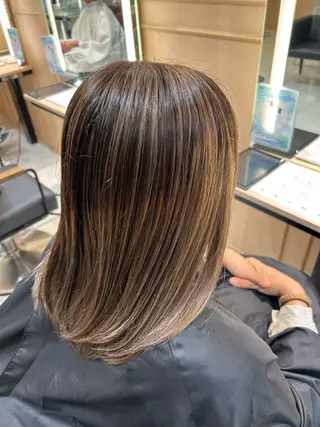 セミロング カラー ゆめ ベージュカラーのヘアスタイル