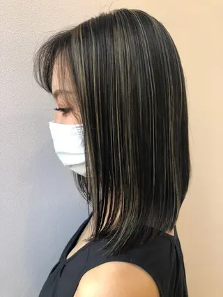 カラー 芝智也／ ブリーチカラーのヘアスタイル