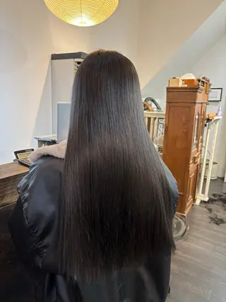 ロング 三國 栞音のヘアスタイル