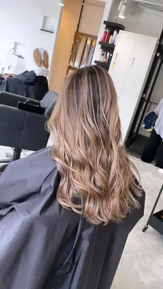 ロング カラー 難波ブリーチカラー 伊藤洋輝のヘアスタイル