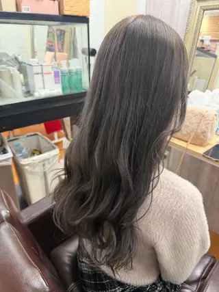 ロング 川本 葵のヘアスタイル