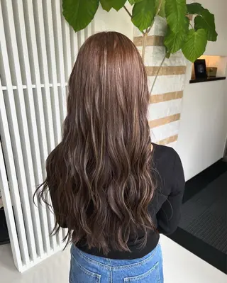 カラー 西生 昌穂のヘアスタイル