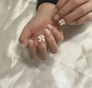 ネイル sara : salon ELVIのネイルデザイン