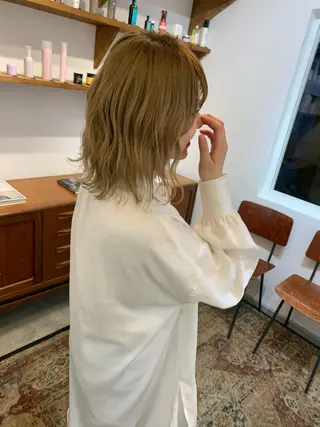 ミディアム カラー wakana/ 柔らかベージュカラーのヘアスタイル