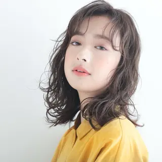 ミディアム 佐藤 寧々のヘアスタイル