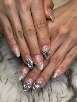 ネイル 出羽 奈津季のネイルデザイン