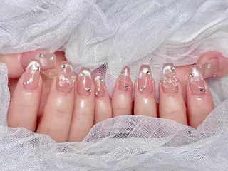 ネイル 🦋 Queenieのネイルデザイン