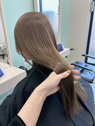 ロング nanami IROW大名のヘアスタイル