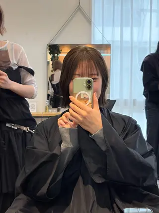 ショート カラー ミルクティー× グレージュMOMOのヘアスタイル