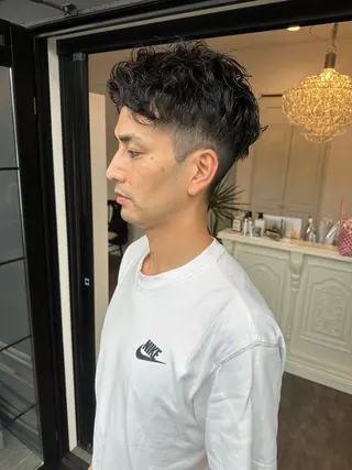 ショート パーマ メンズ 成松 勇治のヘアスタイル