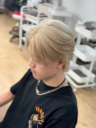 ミディアム カラー メンズ Kensho 京都駅 ケアブリーチのヘアスタイル