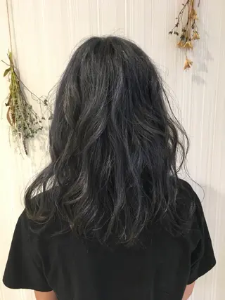 セミロング カラー ハイトーン/ブリーチ 山崎 悠次のヘアスタイル