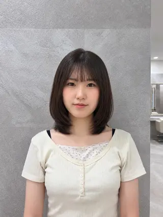 セミロング 韓国ヘアケアブリーチ 莉奈のヘアスタイル