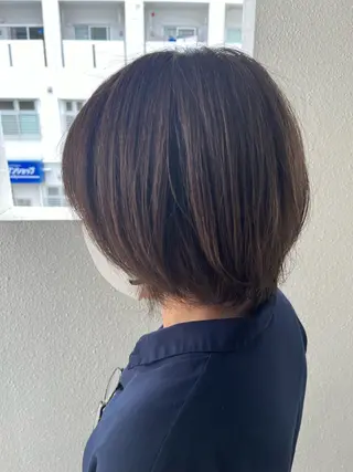 ショート カラー 山口 真里亜のヘアスタイル