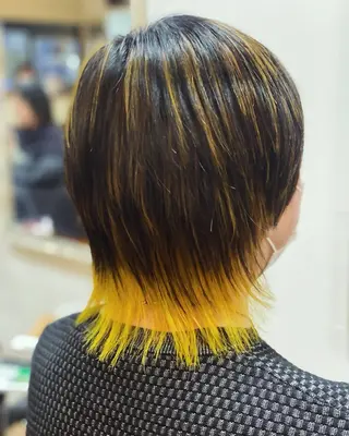 カラー 岡田 里奈のヘアスタイル