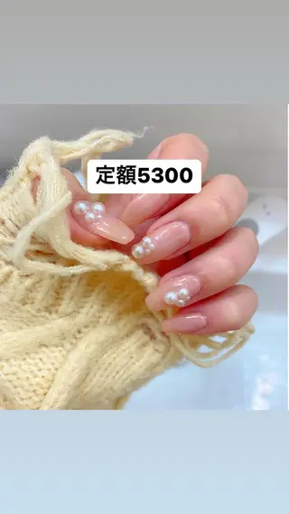 ネイル 艶々の美爪を〜 【リリアーナ】のネイルデザイン
