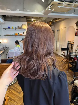 セミロング カラー sora /ブリーチ /レイヤーカットのヘアスタイル