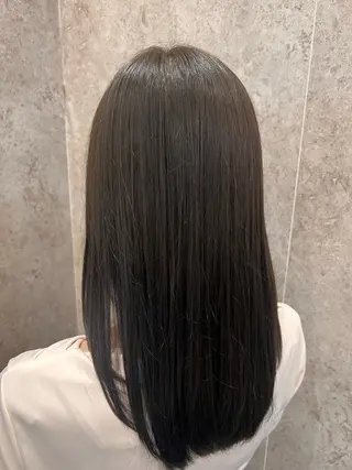 セミロング カラー 加田 萌美のヘアスタイル