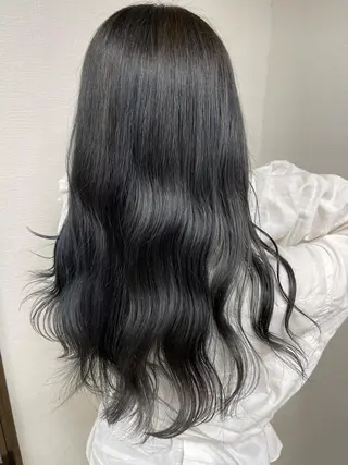 ロング 三浦 聖泉のヘアスタイル